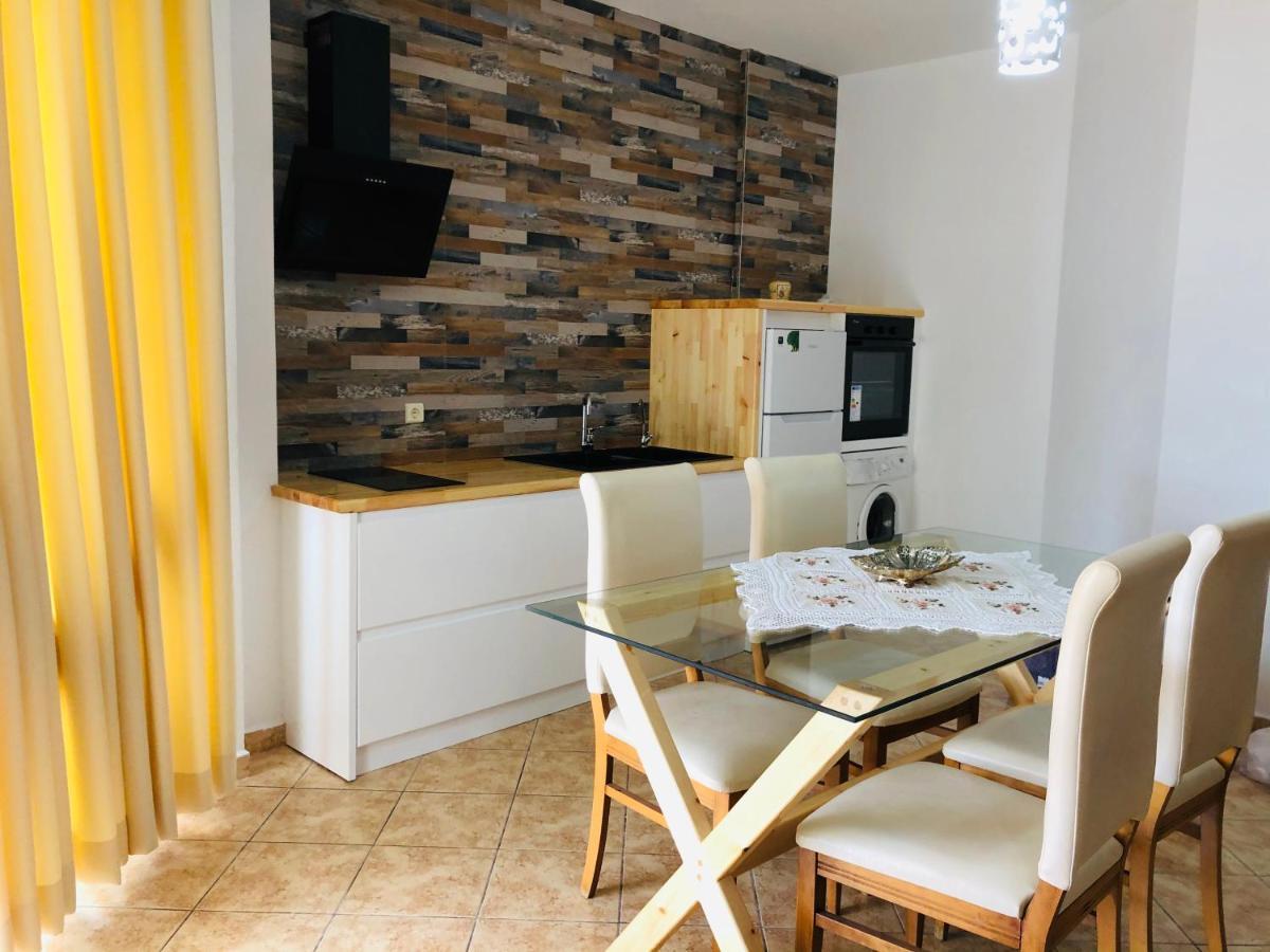 Flora Apartman