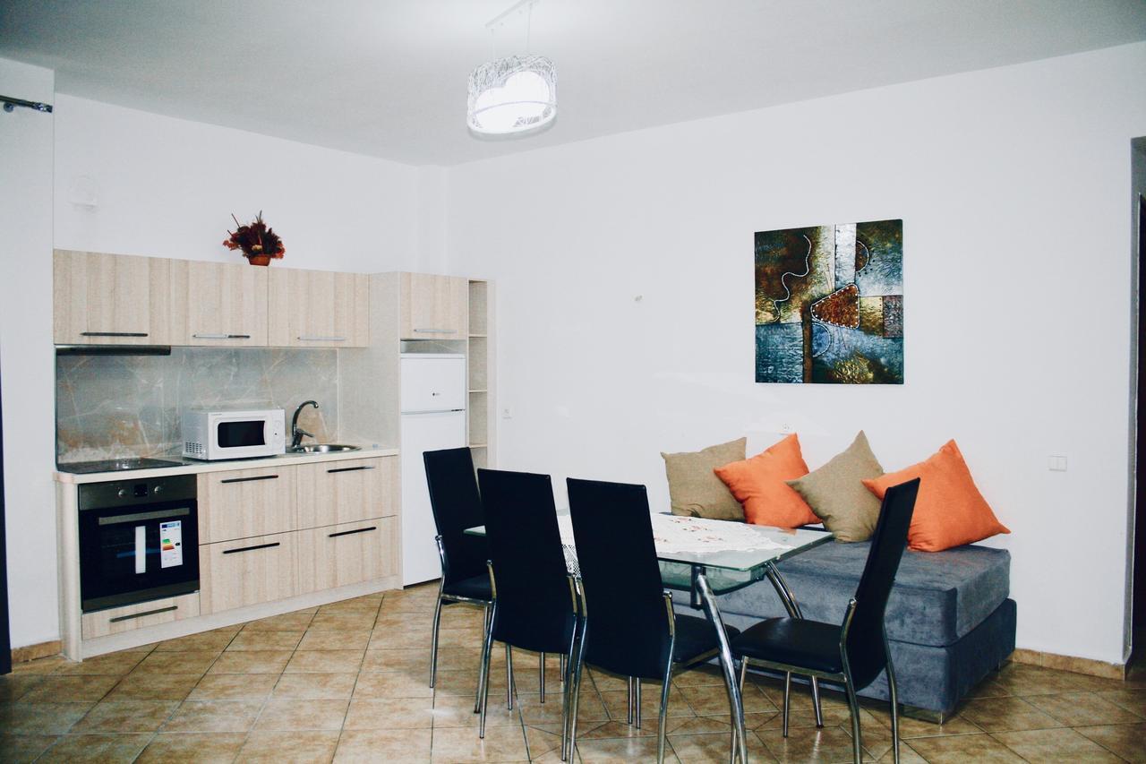Flora Apartman *